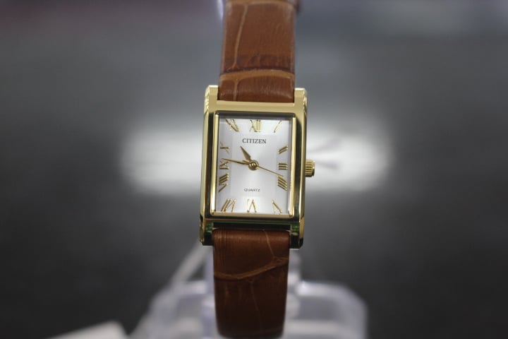 TOP 6 mẫu đồng hồ dây da mặt vuông nam nữ, được ưa chuộng tại TGDĐ -  Thegioididong.com