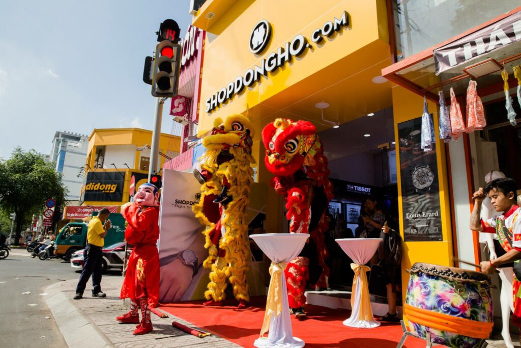 TẠI SAO NÊN MUA ĐỒNG HỒ TRỰC TIẾP TẠI CỬA HÀNG 6