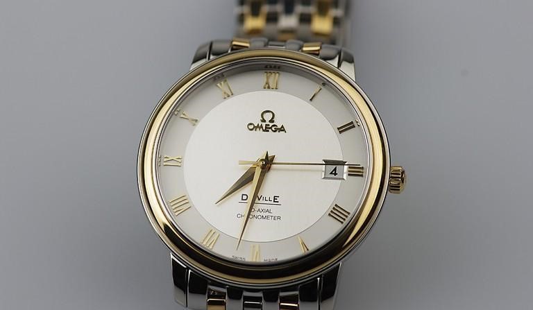 Đồng hồ Omega