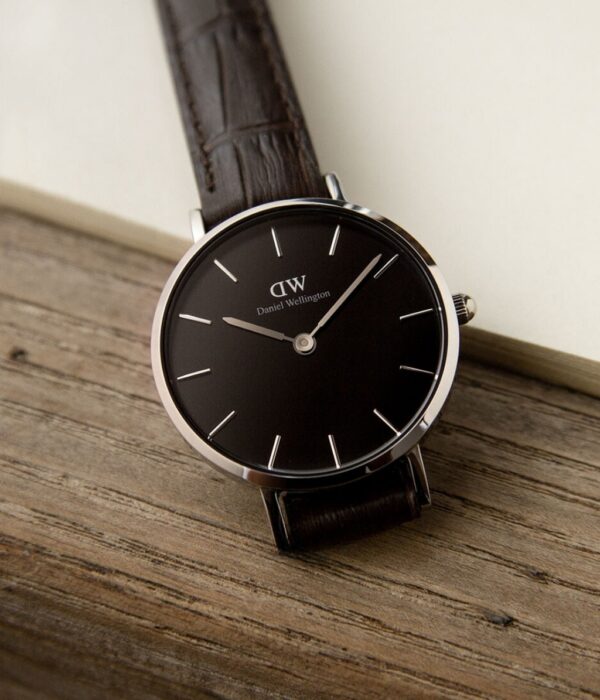 Hình ảnh đồng hồ Nữ Daniel Wellington DW00100238 Pin (Quartz) - Tròn - Dây Da chính hãng