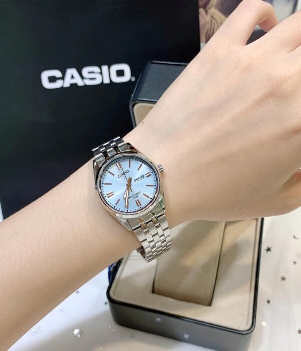 Hình ảnh đồng hồ Nữ Casio LTP-1335D-2AVDF Pin (Quartz) - Tròn - Dây Inox (Thép Không Gỉ) chính hãng