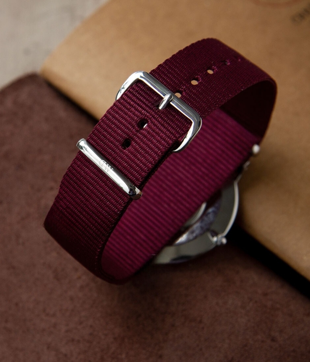 Đồng Hồ Daniel Wellington Classic DW00100268 Nam