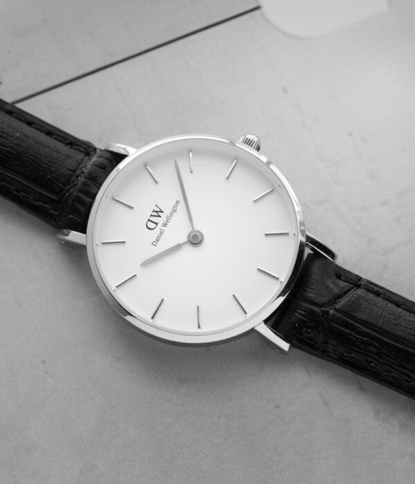 Hình ảnh đồng hồ Nữ Daniel Wellington DW00100241 Pin (Quartz) - Tròn - Dây Da chính hãng