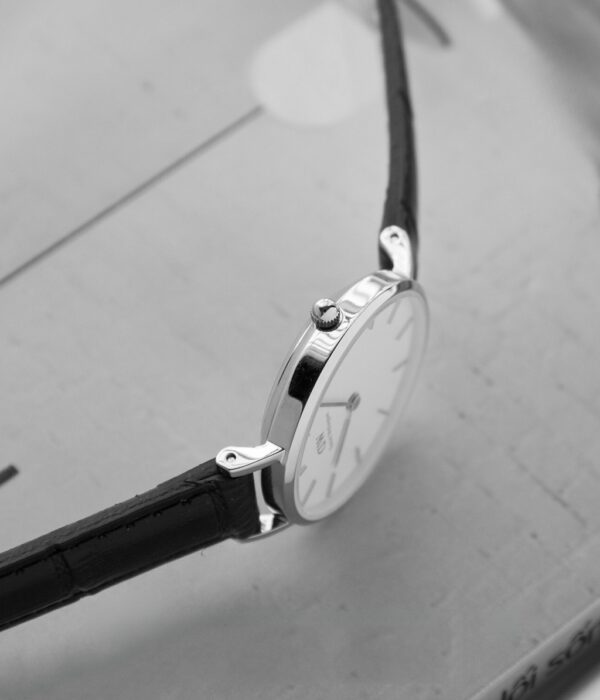 Hình ảnh đồng hồ Nữ Daniel Wellington DW00100241 Pin (Quartz) - Tròn - Dây Da chính hãng