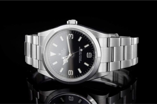 Rolex Explorer Ref. 214270: chiếc đồng hồ lý tưởng dành cho những người phiêu lưu.