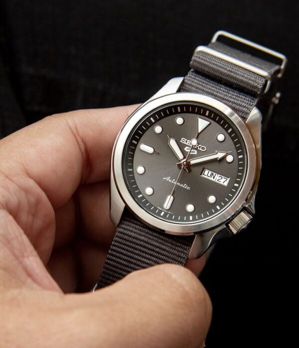 Hình ảnh đồng hồ Nam Seiko SRPE61K1S Cơ Tự động (Automatic) - Tròn - Dây Vải (Nato) chính hãng