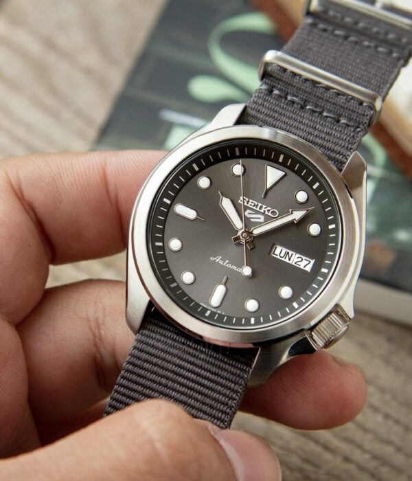 Hình ảnh đồng hồ Nam Seiko SRPE61K1S Cơ Tự động (Automatic) - Tròn - Dây Vải (Nato) chính hãng