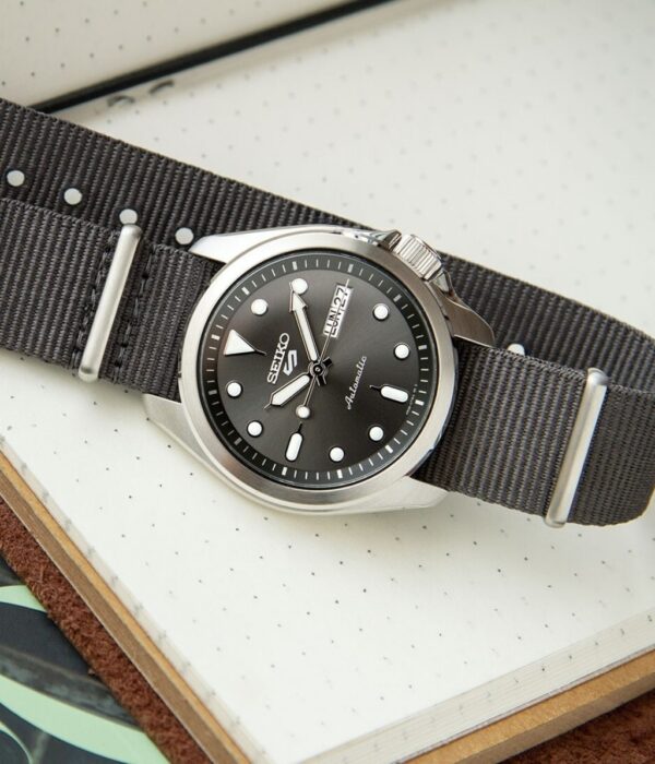 Hình ảnh đồng hồ Nam Seiko SRPE61K1S Cơ Tự động (Automatic) - Tròn - Dây Vải (Nato) chính hãng