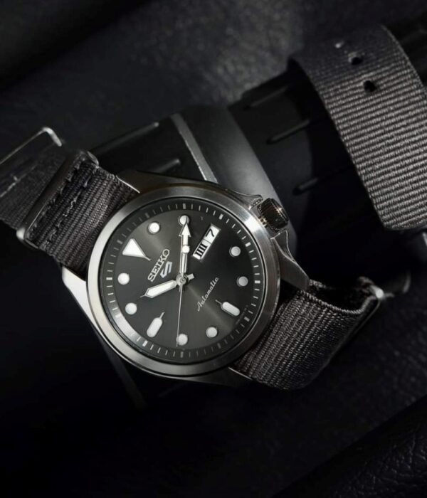 Hình ảnh đồng hồ Nam Seiko SRPE61K1S Cơ Tự động (Automatic) - Tròn - Dây Vải (Nato) chính hãng