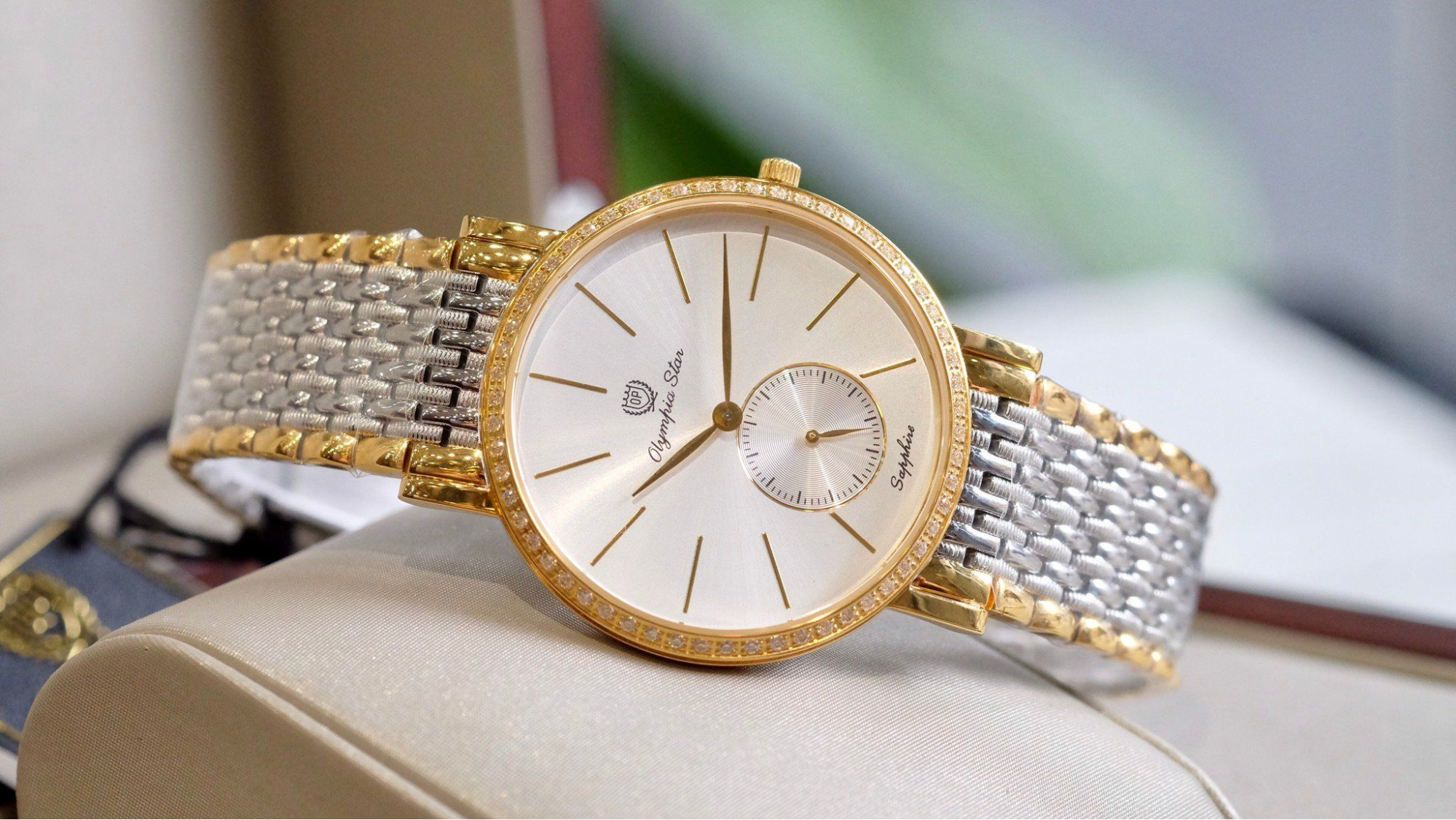 Cách nhận biết đồng hồ Olympia Star thật giả dễ dàng 1
