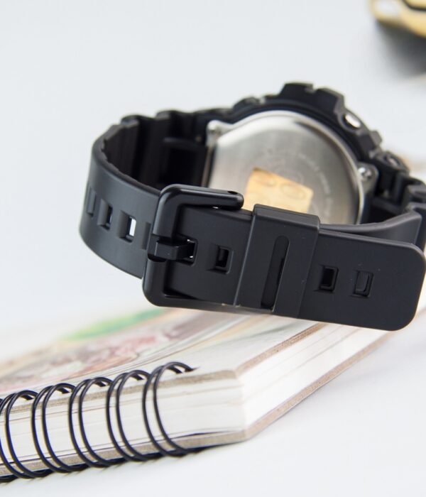 Hình ảnh đồng hồ Nam Casio DW-6900-1VSDR Pin (Quartz) - Vuông - Dây Cao Su (Nhựa) chính hãng