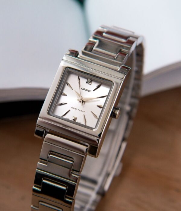 Hình ảnh đồng hồ Nữ Casio LTP-1237D-7A2DF Pin (Quartz) - Vuông - Dây Inox (Thép Không Gỉ) chính hãng