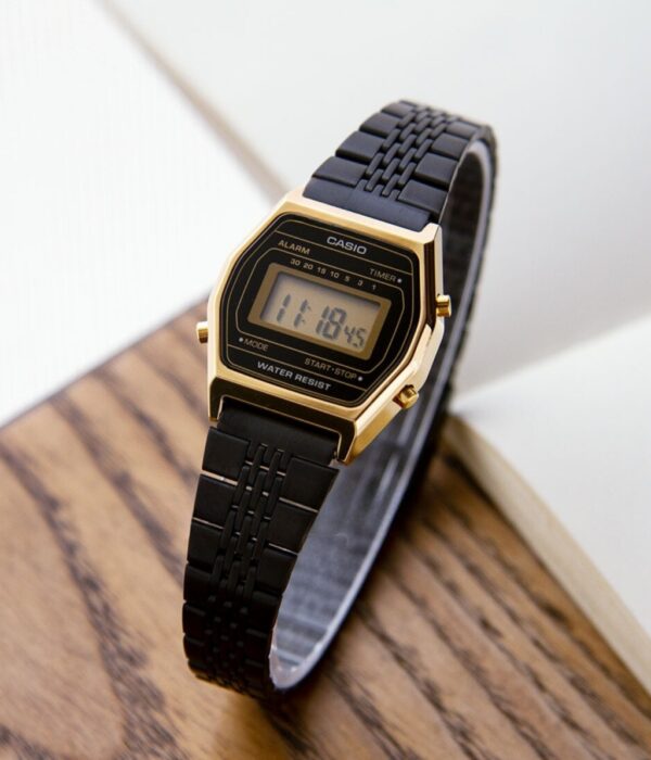 Hình ảnh đồng hồ Nữ Casio LA690WGB-1DF Pin (Quartz) - Vuông - Dây Inox (Thép Không Gỉ) chính hãng