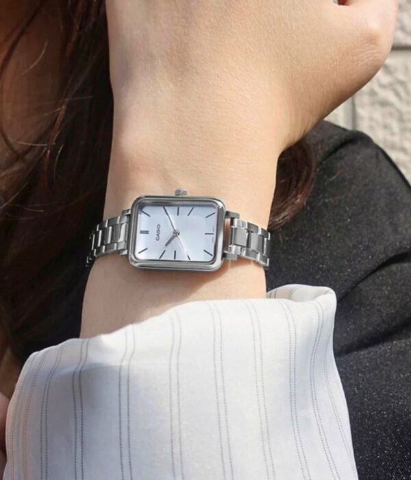 Đồng hồ Casio LTP-V009D-7EUDF Nữ máy Pin (Quartz) Dây Inox (Thép Không Gỉ) mặt Vuông chính hãng