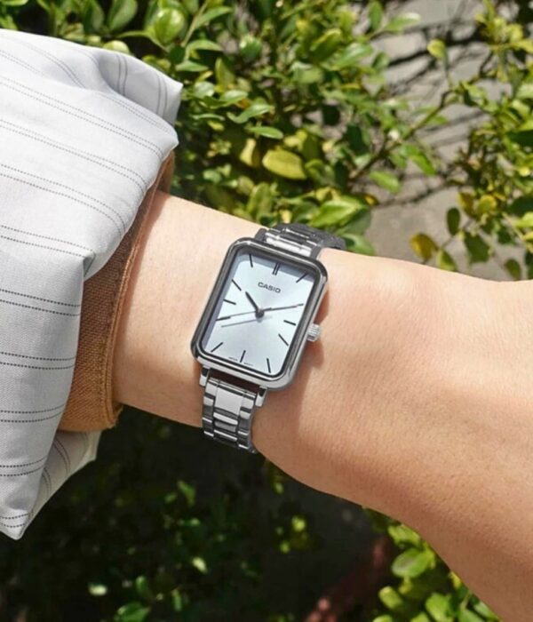 Đồng hồ Casio LTP-V009D-7EUDF Nữ máy Pin (Quartz) Dây Inox (Thép Không Gỉ) mặt Vuông chính hãng