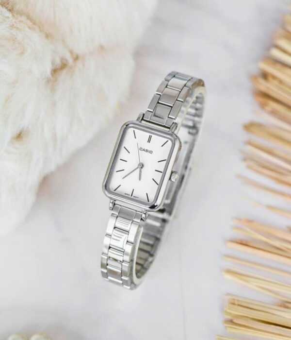 Đồng hồ Casio LTP-V009D-7EUDF Nữ máy Pin (Quartz) Dây Inox (Thép Không Gỉ) mặt Vuông chính hãng