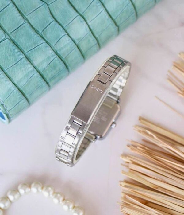 Đồng hồ Casio LTP-V009D-7EUDF Nữ máy Pin (Quartz) Dây Inox (Thép Không Gỉ) mặt Vuông chính hãng