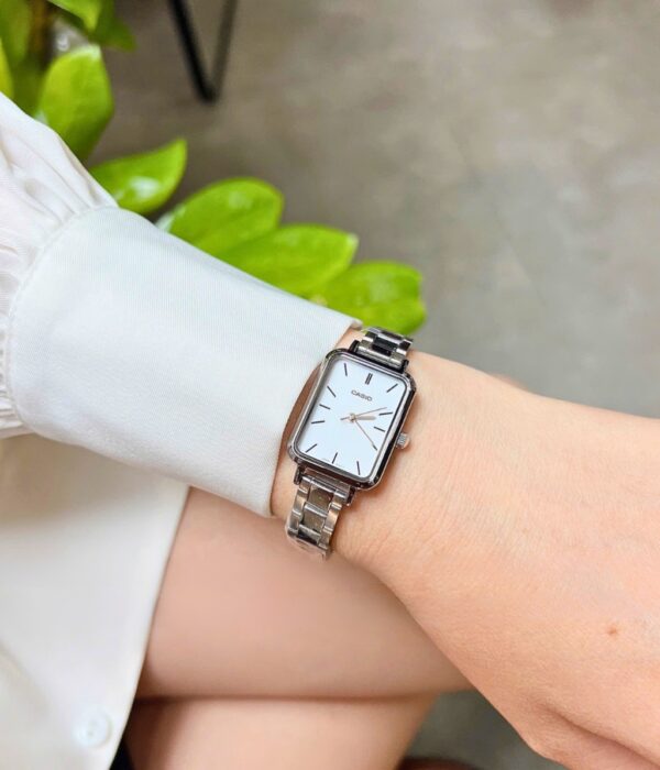 Đồng hồ Casio LTP-V009D-7EUDF Nữ máy Pin (Quartz) Dây Inox (Thép Không Gỉ) mặt Vuông chính hãng
