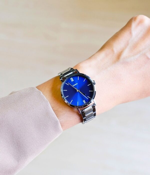 Đồng hồ Casio LTP-VT02D-2AUDF Nữ máy Pin (Quartz) Dây Inox (Thép Không Gỉ) mặt Tròn chính hãng