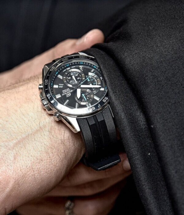 Đồng hồ Casio EFV-550P-1AVUDF Nam máy Pin (Quartz) Dây Cao Su (Nhựa) mặt Tròn chính hãng