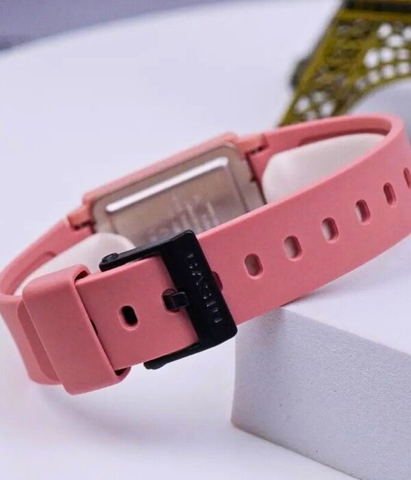 Đồng hồ Casio MQ-38UC-4ADF Nữ máy Pin (Quartz) Dây Cao Su (Nhựa) mặt Vuông chính hãng
