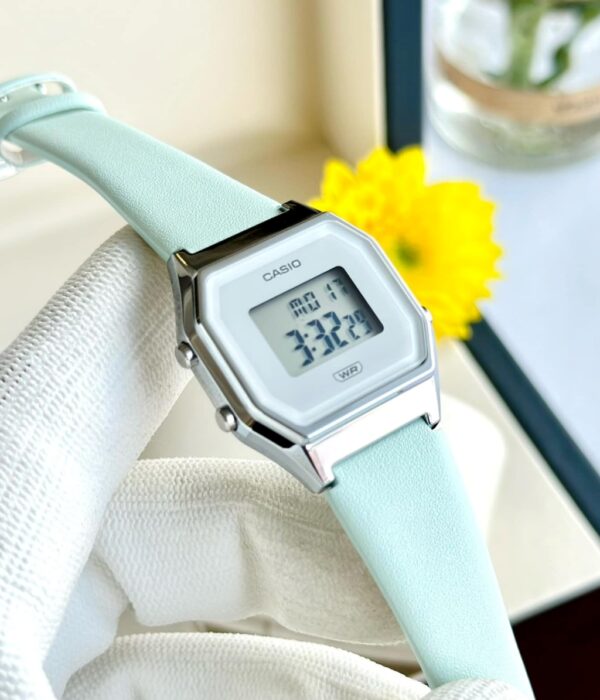 Đồng hồ Casio LA680WEL-3DF Nữ máy Pin (Quartz) Dây Da mặt Vuông chính hãng