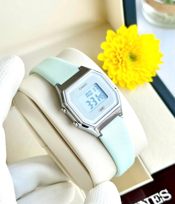 Đồng hồ Casio LA680WEL-3DF Nữ máy Pin (Quartz) Dây Da mặt Vuông chính hãng