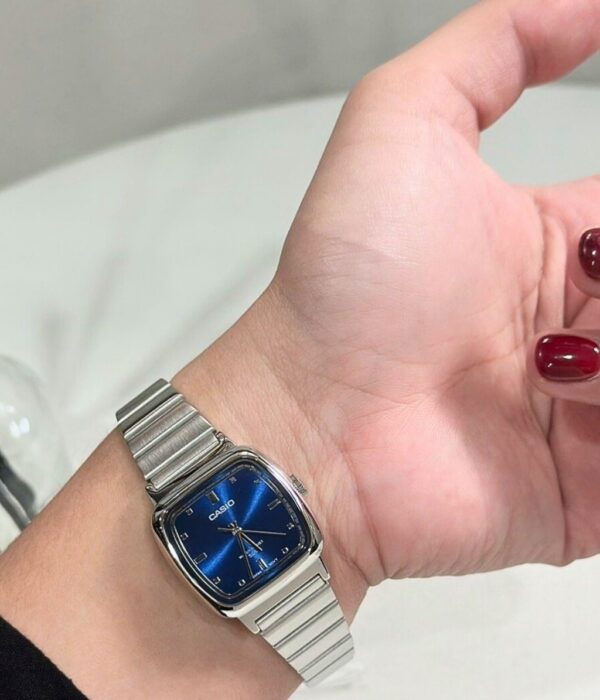 Đồng hồ Casio LTP-B140D-2AVDF Nữ máy Pin (Quartz) Dây Inox (Thép Không Gỉ) mặt Vuông chính hãng