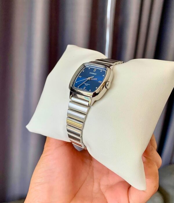 Đồng hồ Casio LTP-B140D-2AVDF Nữ máy Pin (Quartz) Dây Inox (Thép Không Gỉ) mặt Vuông chính hãng