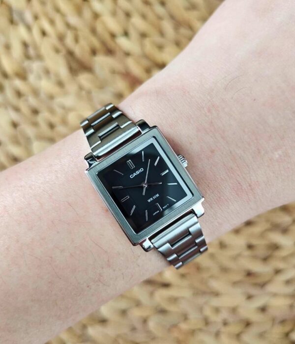Đồng hồ Casio LTP-E176D-1AVDF Nữ máy Pin (Quartz) Dây Inox (Thép Không Gỉ) mặt Vuông chính hãng