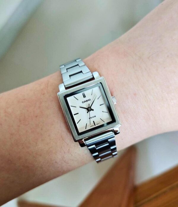 Đồng hồ Casio LTP-E176D-4AVDF Nữ máy Pin (Quartz) Dây Inox (Thép Không Gỉ) mặt Vuông chính hãng