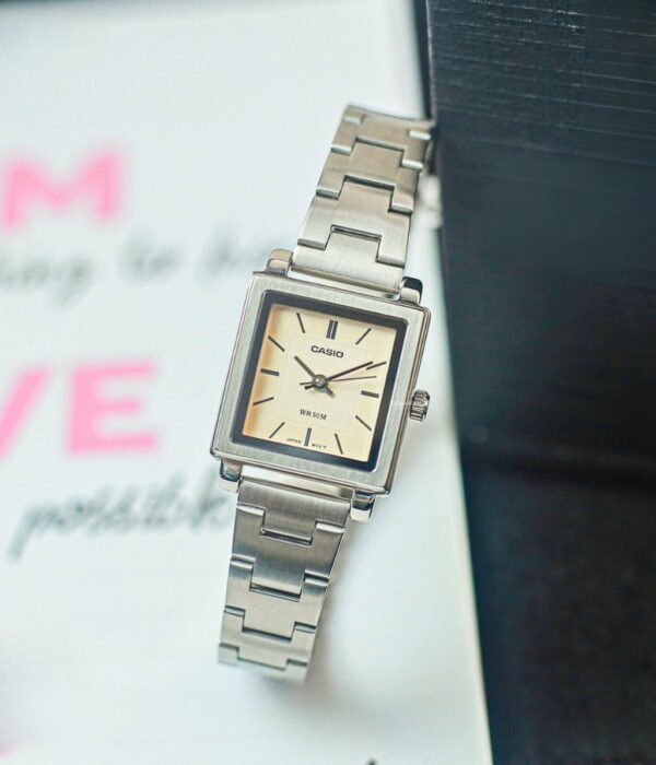 Đồng hồ Casio LTP-E176D-4AVDF Nữ máy Pin (Quartz) Dây Inox (Thép Không Gỉ) mặt Vuông chính hãng