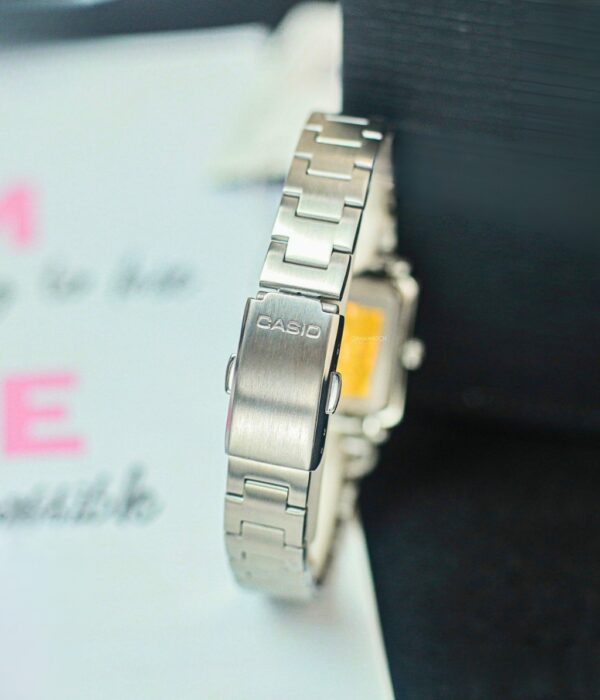 Đồng hồ Casio LTP-E176D-4AVDF Nữ máy Pin (Quartz) Dây Inox (Thép Không Gỉ) mặt Vuông chính hãng
