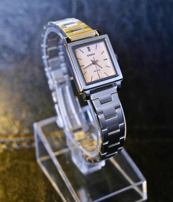 Đồng hồ Casio LTP-E176D-4AVDF Nữ máy Pin (Quartz) Dây Inox (Thép Không Gỉ) mặt Vuông chính hãng
