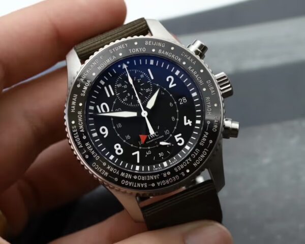 Các Dạng Đồng Hồ World Time Phổ Biến – Khám Phá Chi Tiết Chức Năng Hiển Thị Giờ Toàn Cầu 2