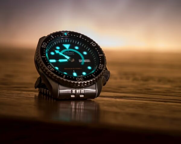 Dạ Quang Lumibrite Của Seiko – Cuộc Cách Mạng Vật Liệu Phát Sáng Trong Thế Giới Đồng Hồ 1