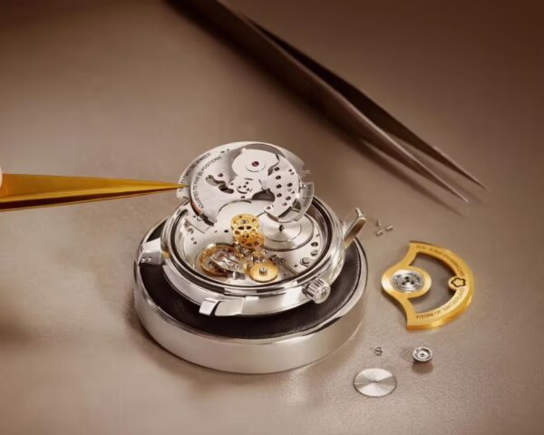 Titoni T10: Cỗ Máy In-House Đồng Hồ Thụy Sĩ Kỷ Niệm 100 Năm Tinh Hoa 1