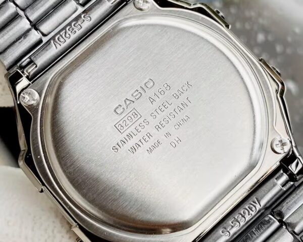 Stainless Steel Back Trong Đồng Hồ: Có Thực Sự Quan Trọng? 3