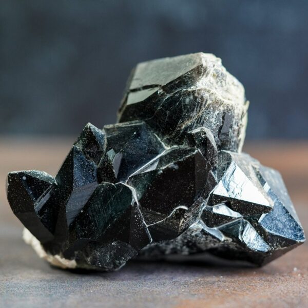 Thạch Anh Đen – Morion Là Gì? Khám Phá Bí Ẩn Của Loại Đá Tâm Linh Mạnh Mẽ Nhất Trong Thế Giới Thạch Anh 22