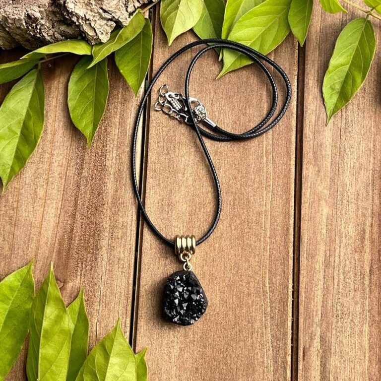 Thạch Anh Đen – Morion Là Gì? Khám Phá Bí Ẩn Của Loại Đá Tâm Linh Mạnh Mẽ Nhất Trong Thế Giới Thạch Anh 4