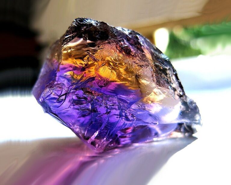 Thạch Anh Tím (Amethyst) – Viên Đá Quý Của Trí Tuệ, Bình An Và Sức Mạnh Tâm Linh 5