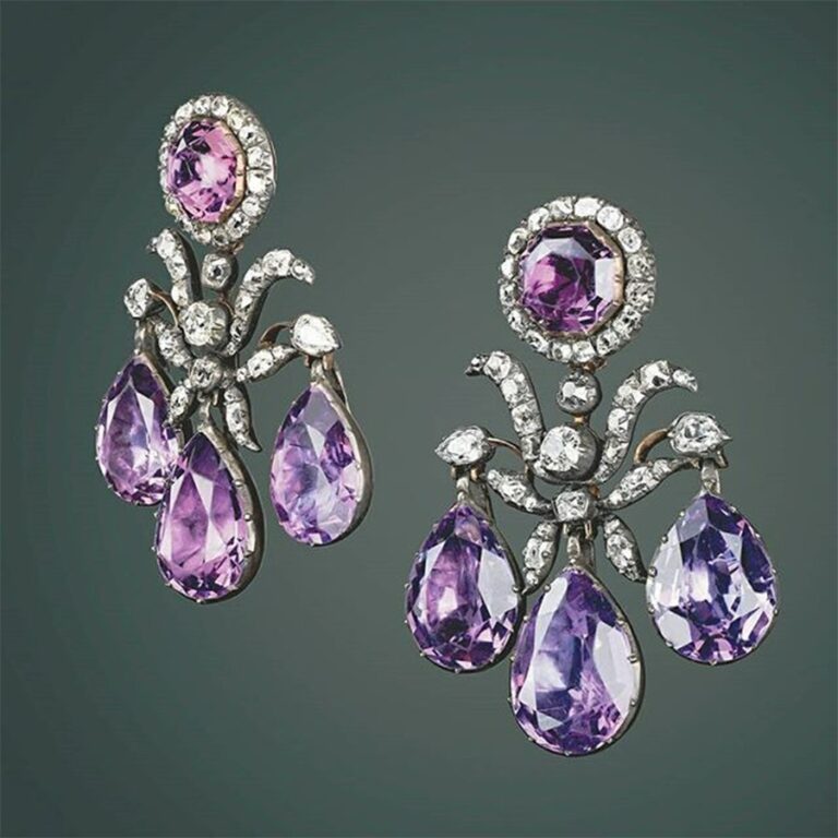 Thạch Anh Tím (Amethyst) – Viên Đá Quý Của Trí Tuệ, Bình An Và Sức Mạnh Tâm Linh 6