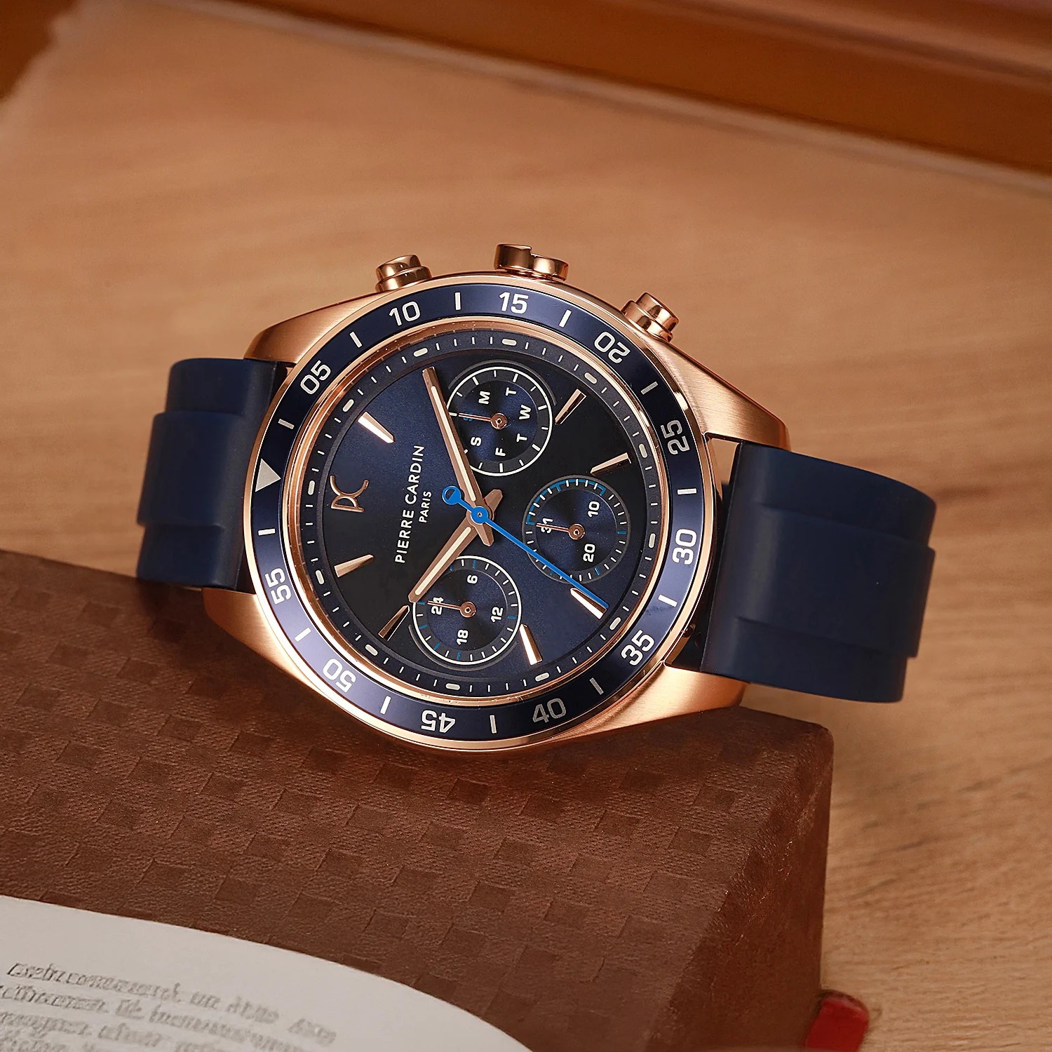 Đồng Hồ Pierre Cardin Của Nước Nào? Lịch Sử Và Giá Trị Của Thương Hiệu Pierre Cardin 9