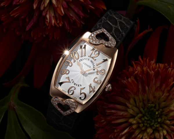 Đồng Hồ Tonneau Là Gì? Nguồn Gốc & Ý Nghĩa Thiết Kế Độc Đáo 3