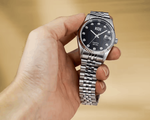 Kính Sapphire Đồng Hồ Là Gì? Ưu Nhược Điểm & Giá Trị Thực Tế 34