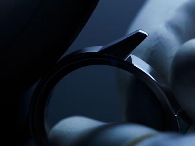 Sallaz Polishing Là Gì? Kỹ Thuật Đánh Bóng Thủ Công Trong Chế Tác Đồng Hồ 2