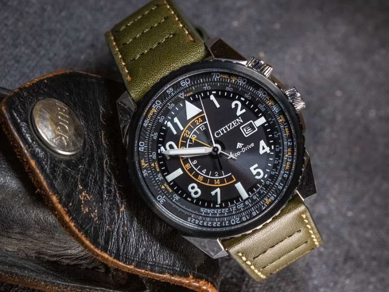 Slide Rule Bezel Là Gì? Cơ Chế Tính Toán Cơ Học Trên Đồng Hồ Phi Công 3