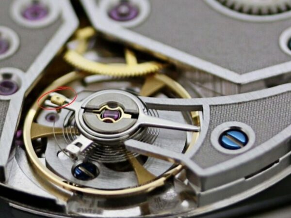 Etachron Là Gì? Khám Phá Hệ Thống Điều Chỉnh Độ Chính Xác Của ETA 10