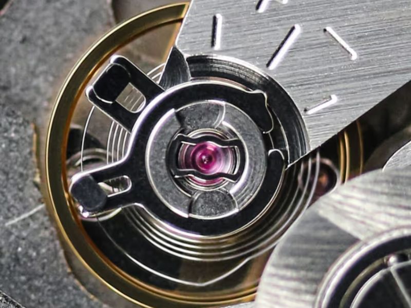 Etachron Là Gì? Khám Phá Hệ Thống Điều Chỉnh Độ Chính Xác Của ETA 1