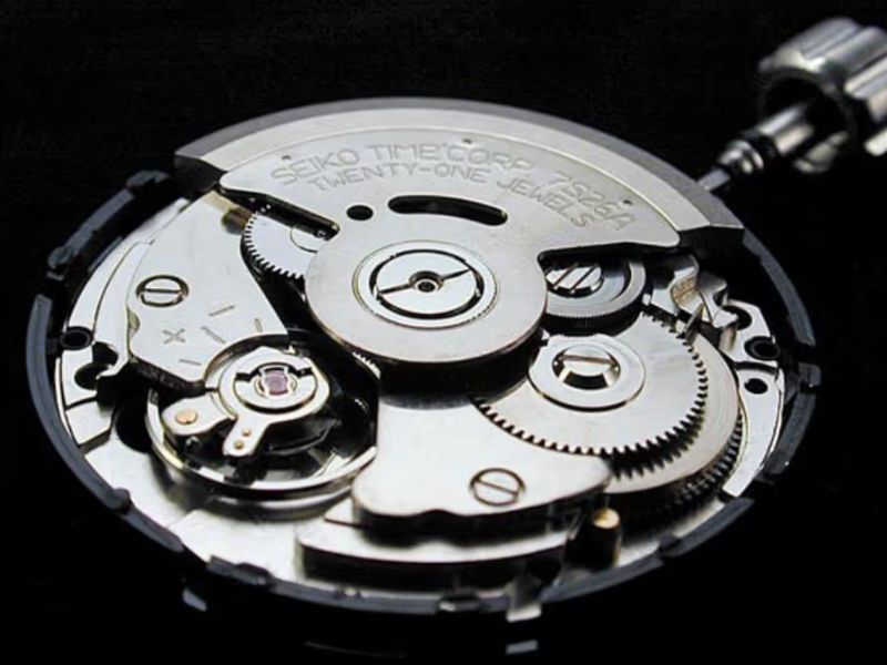 Workhorse Movement Là Gì? Giải Mã Bộ Máy “Ngựa Thồ” Bền Bỉ Nhất Trong Giới Đồng Hồ 6